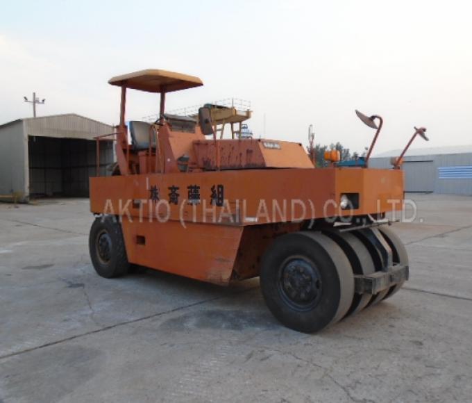 TIRE  ROLLER